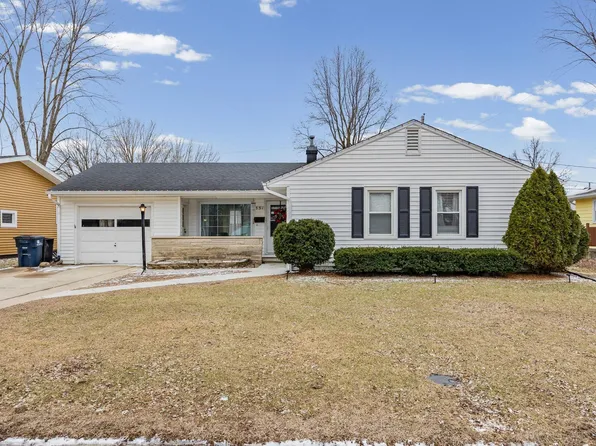 351 Brightwood Dr, Frankfort, IN 46041