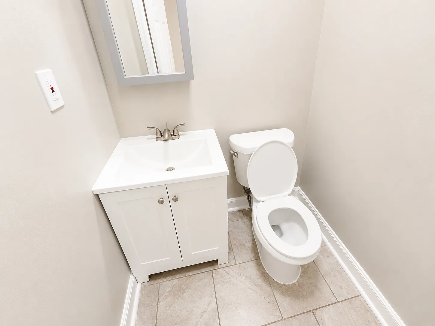 3 bed, 1.5 bath, 1200 sqft, $2,045 — Photo 3