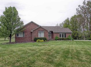 6902 Arnold Rd, Cottrellville, MI 48039