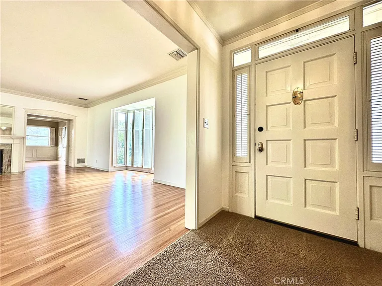 1488 Kensington Rd — Photo 3