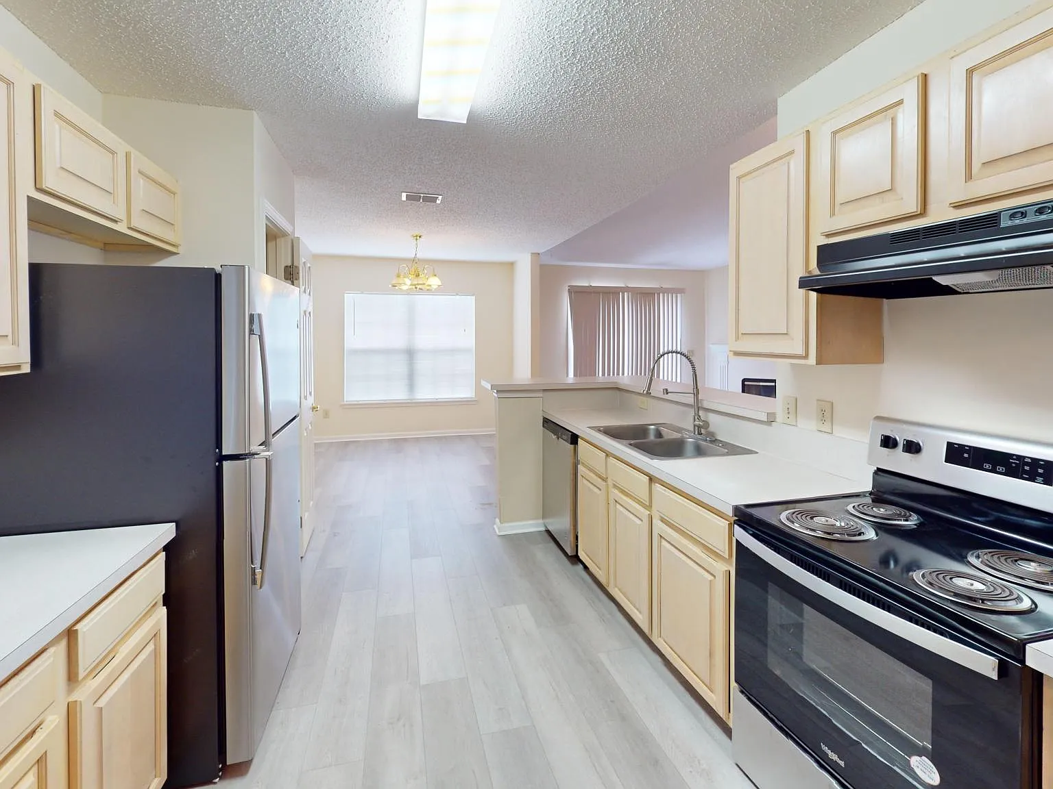 3 bed, 1805 sqft, $2,175 — Photo 2