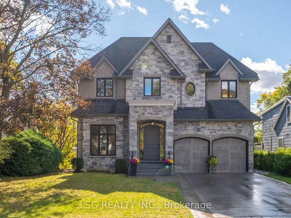 93 Kennedy St E, Aurora, ON L4G 1C3