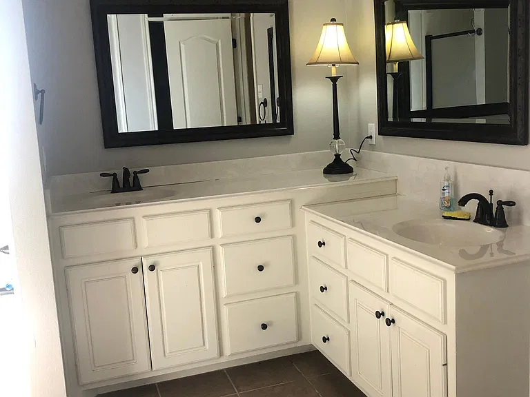Dual Vanities/Primary Bath