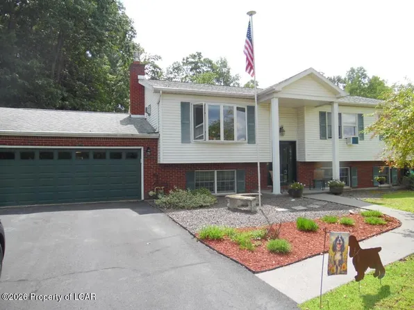 110 Sutherland Dr, Mountain Top, PA 18707
