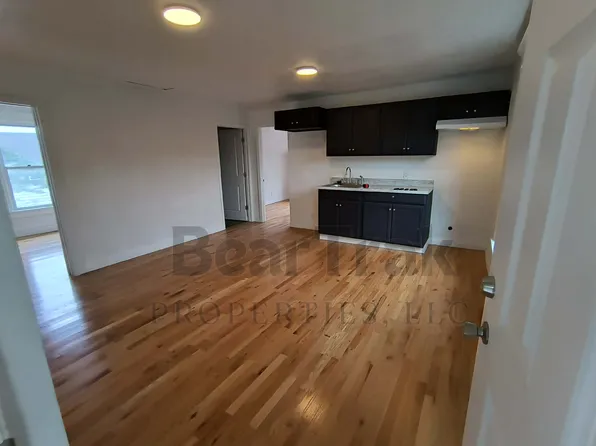 1339 Charles St Unit B, Wellsburg, WV 26070