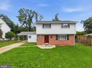 6818 Rolling Rd, Springfield, VA 22152
