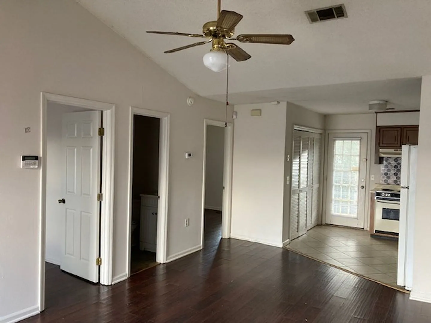 2 Bedroom at Stadium Walk — Photo 2