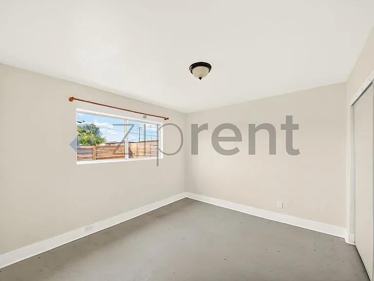 12077 Sand Ave — Photo 11