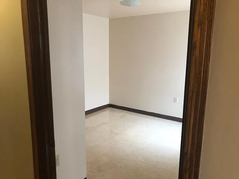 625 Huehl Cir — Photo 8