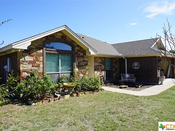 3rd image of 106 Stoneridge