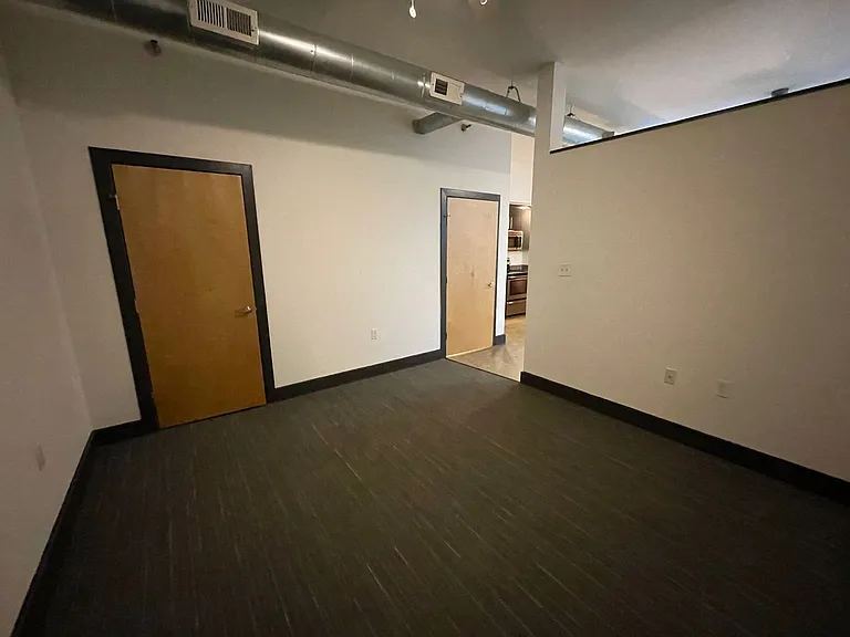 Atrium on Broad Apartments — Photo 21
