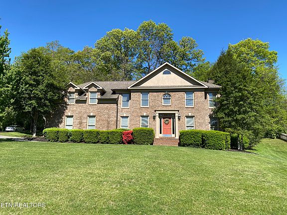 3rd image of 1300 Knightsbridge Dr