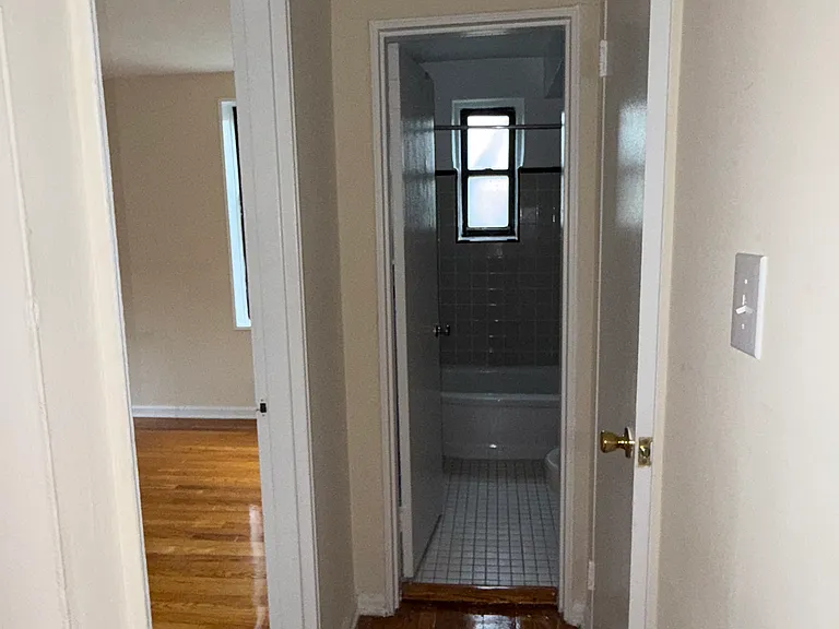 84th Dr — Photo 5