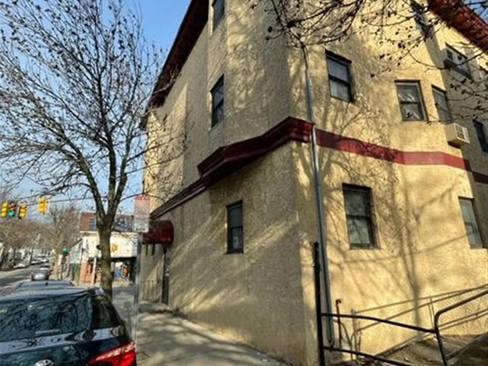109 Walnut St #21
