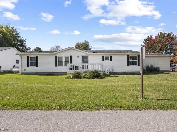 454 Stable Dr, Lagrange, OH 44050