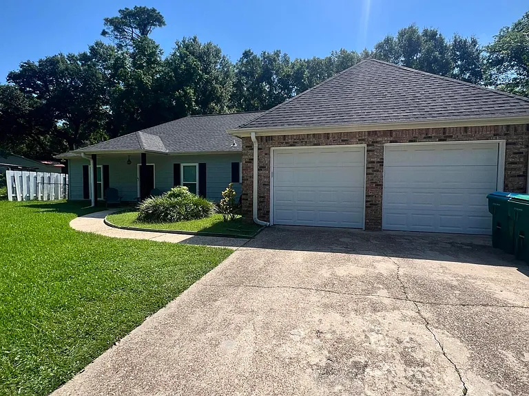 11258 Laura Ln — Photo 2