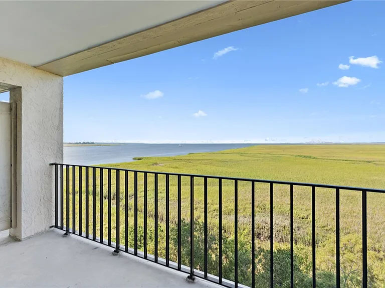 1 Marina Dr — Photo 10