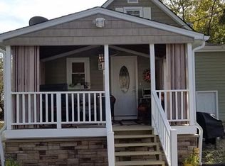 209 E Acton Ave, Wood River, IL
