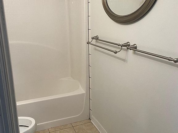 5th image of 14144 Econ Woods Ln