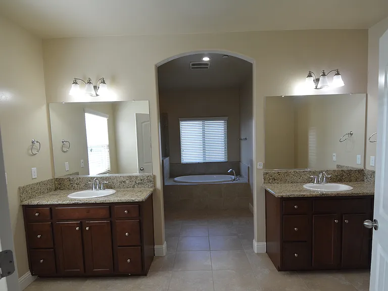 9312 Pilgrim Heights Dr — Photo 10