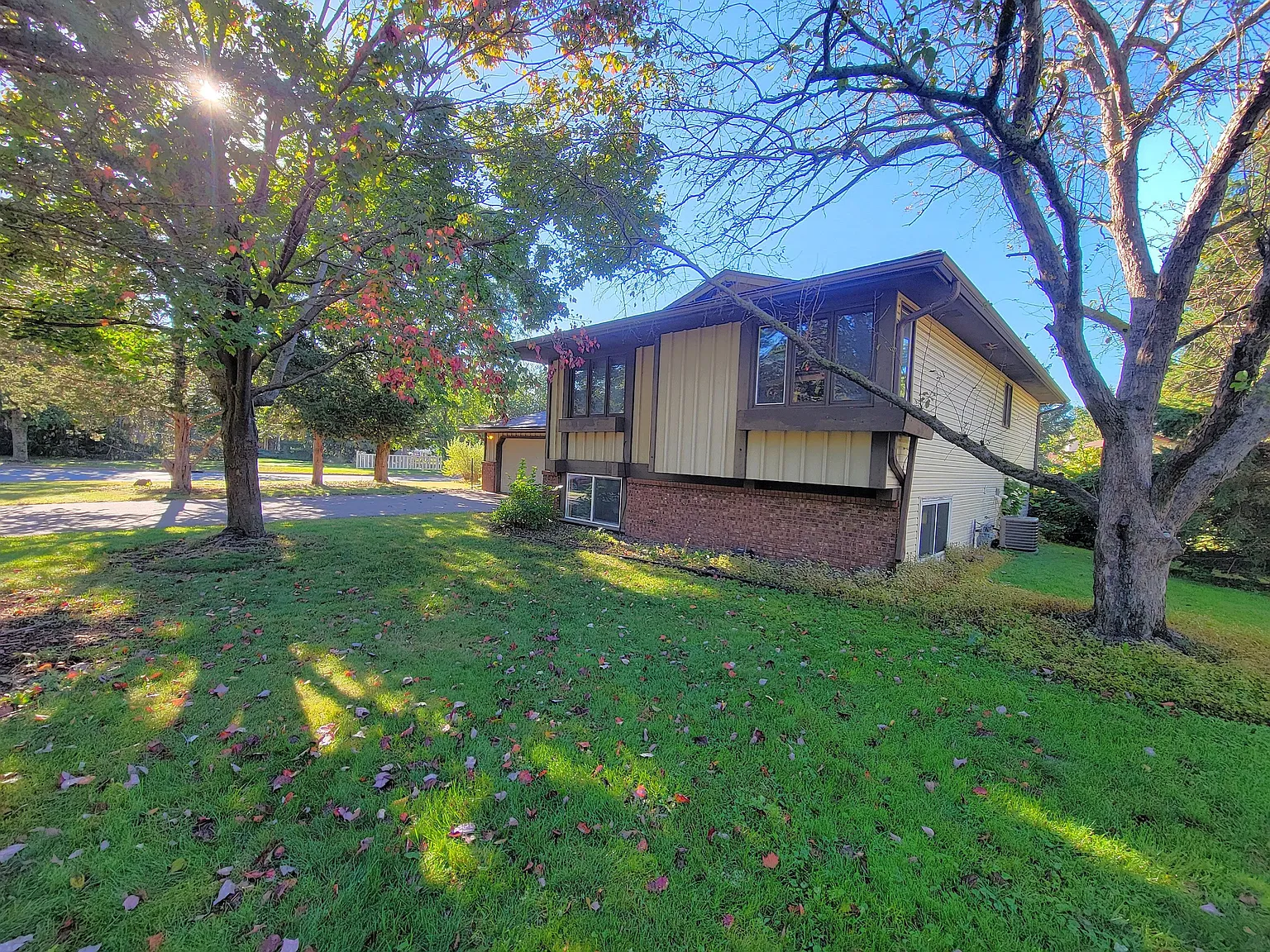 4 bed, 1900 sqft, $2,200 — Photo 2