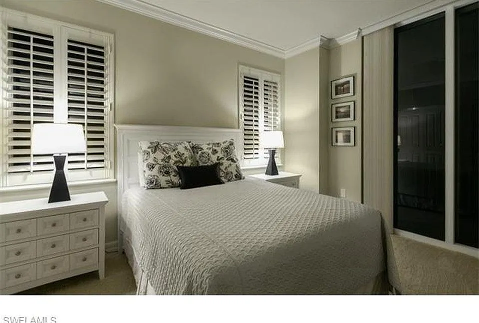 3 bed, 3.5 bath, 2342 sqft, $10,980 — Photo 4