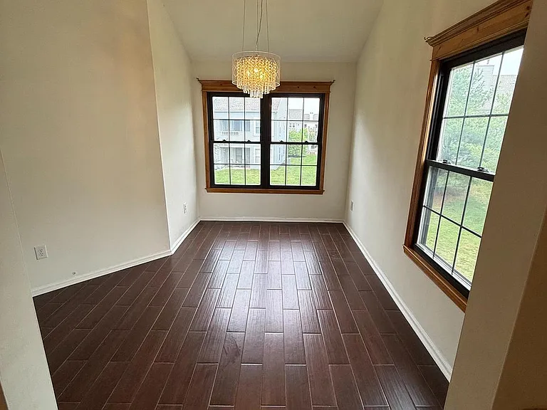 339 Georgia Ct — Photo 9