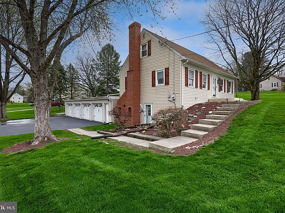 4th image of 315 Lampeter Rd