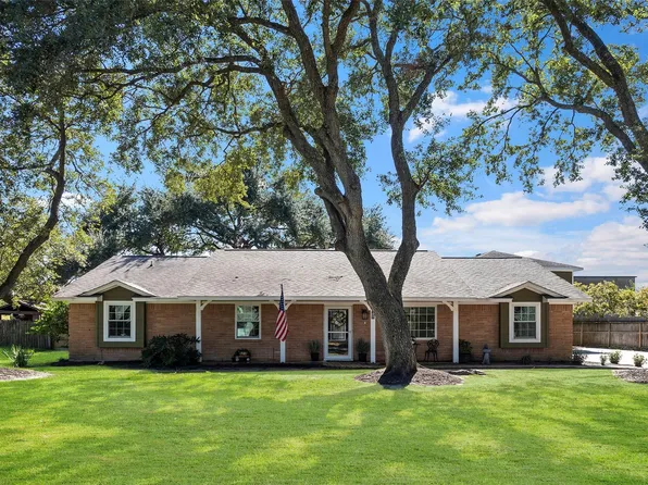 1907 Dellore Ln, League City, TX 77573