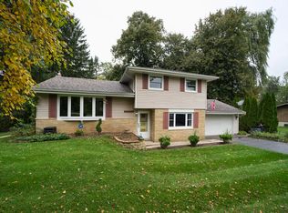 W136N6949 Claas Rd, Menomonee Falls, WI 53051