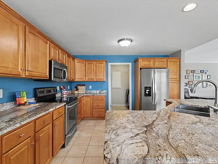 106 Essex Ln #3 — Photo 14