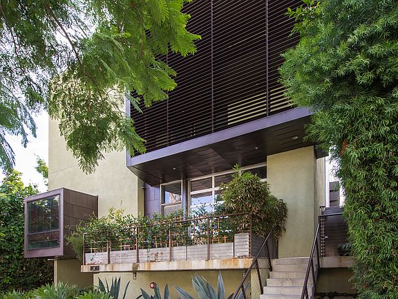 2nd image of 1011 N Orange Grove Ave APT 5