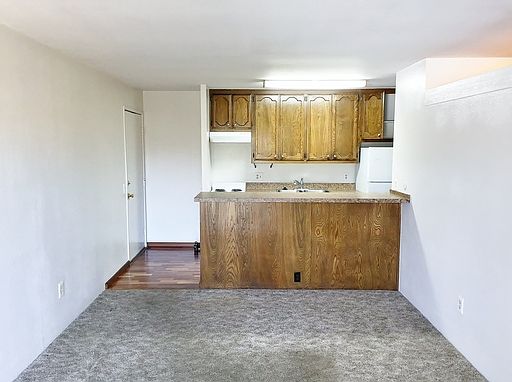 2nd image of 427 W 4th Ave APT D