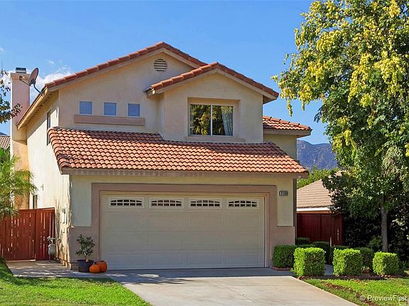4th image of 3188 Rowena Dr