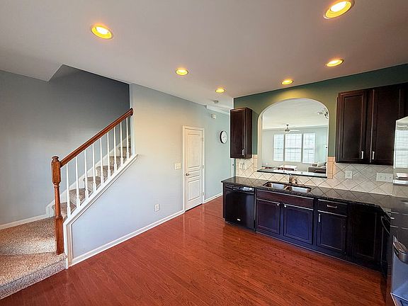 5th image of 805 Cupola Dr