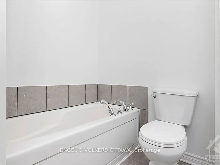 200 Rideau St #904 — Photo 16