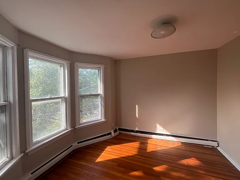 81 N Allen St #2 — Photo 4