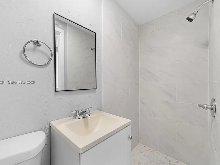 1227 NW 27th St — Photo 16
