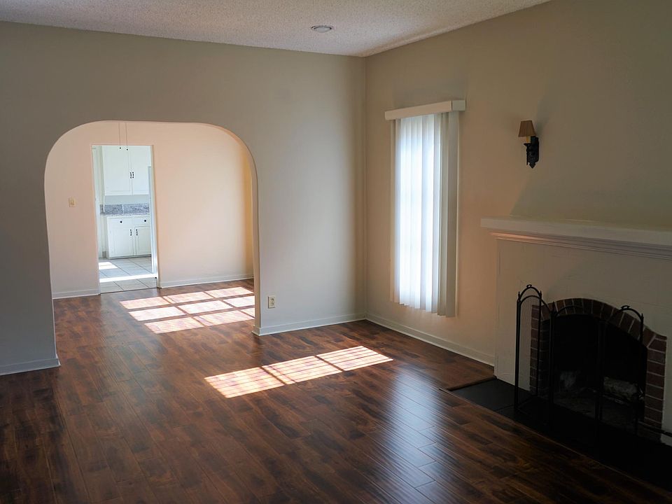 2nd image of 570 N El Molino Ave #570