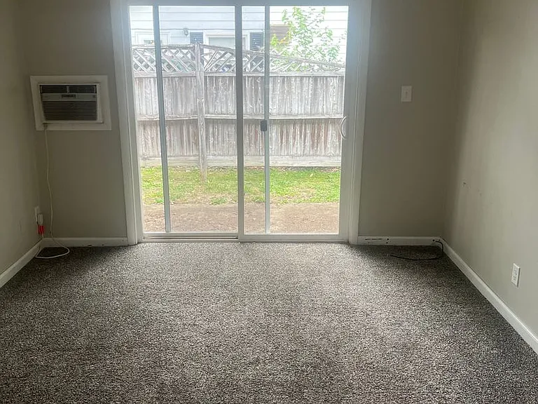101 N Bittersweet Ln #1 — Photo 2