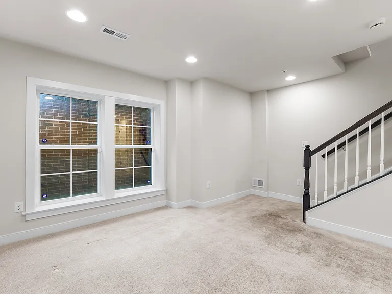 9780 Fields Rd — Photo 33
