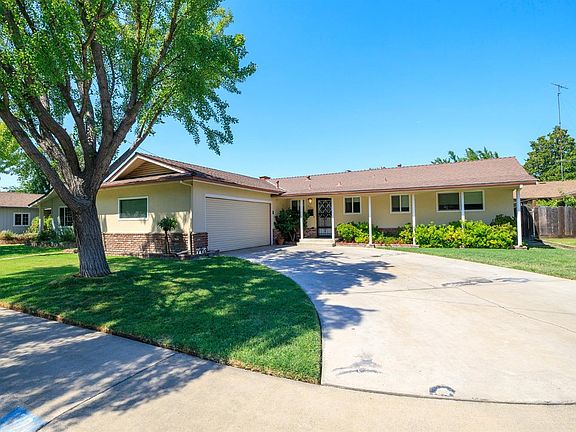 2nd image of 1721 Teakwood Dr