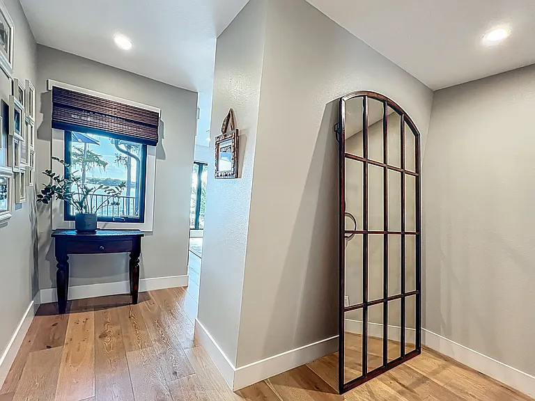 Master Bedroom Foyer