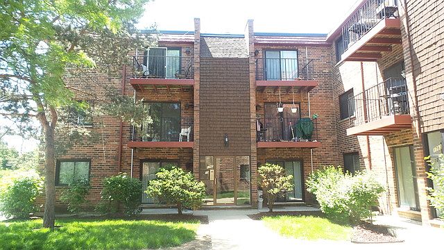 2nd image of 1785 W Algonquin Rd APT 2B