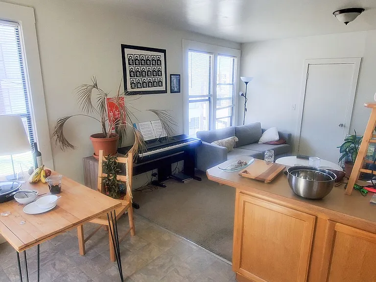 315 E Laurel St — Photo 9