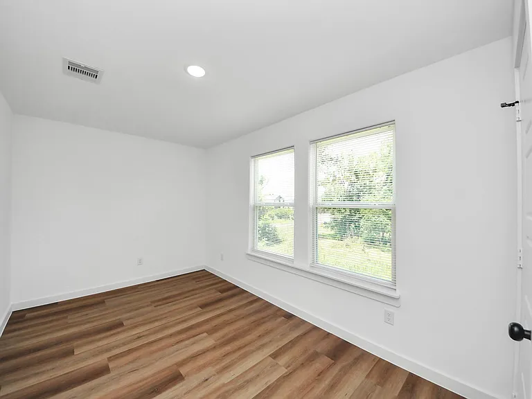 8021 Birmingham St #B — Photo 19