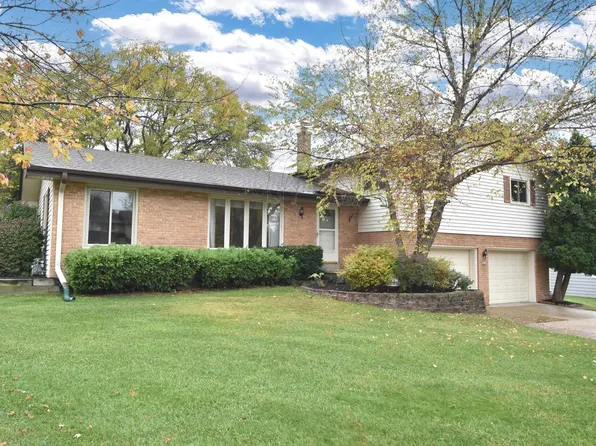 6003 West Beacon Hill PLACE, Franklin, WI 53132