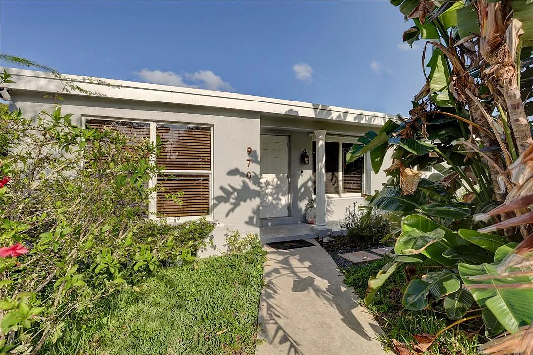 3 bed, 2.0 bath, 1620 sqft, $3,600 — Photo 1