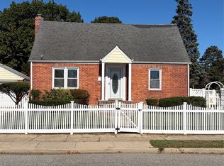 916 Center Dr, Franklin Square, NY 11010