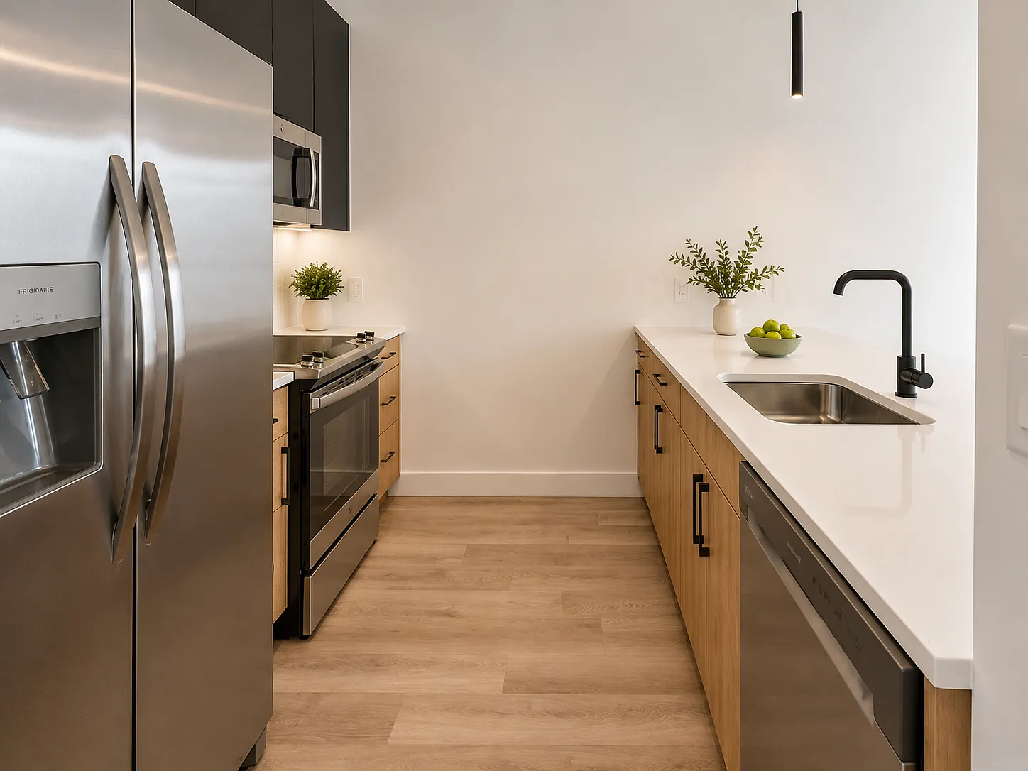 2 bed, 650 sqft, $3,500 — Photo 3